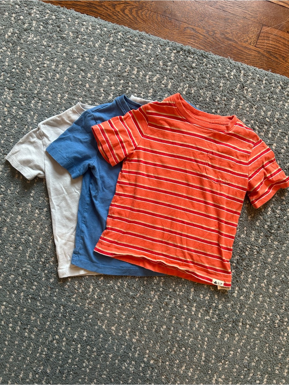GAP shirts- 3 Pack Red Striped, light blue and blueShort Sleeve Tee with Pocket